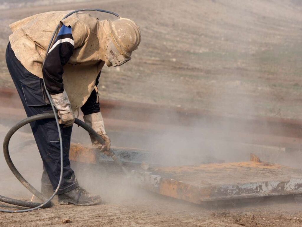Sandblasting vs Shot Blasting: What’s the Real Difference? 1