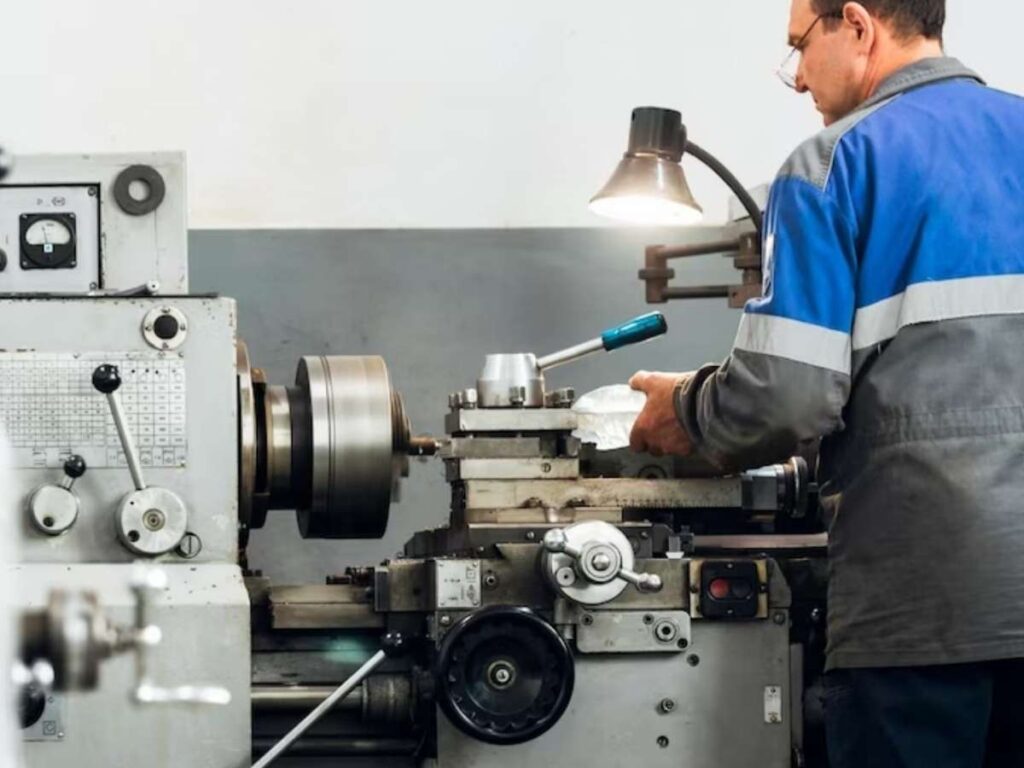 CNC vs Manual Machining: What's the Difference 3